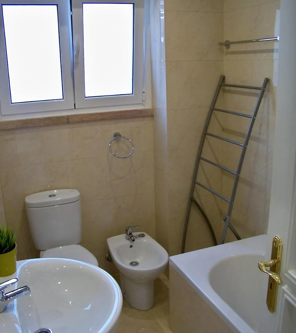 Almirante 1 Four Bedrooms Lisbon