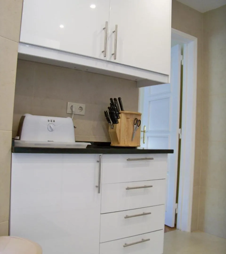 Almirante 1 Four Bedrooms Lisbon 0*,  Portugal